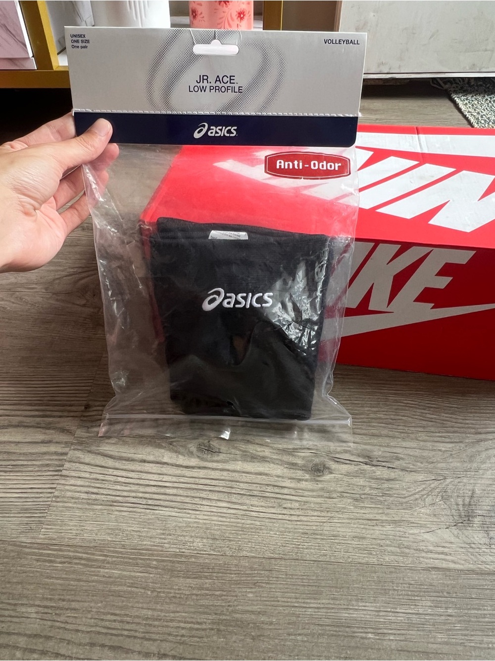 NWT ASICS Kids Volleyball Kneepad Unisex One Size Set Black